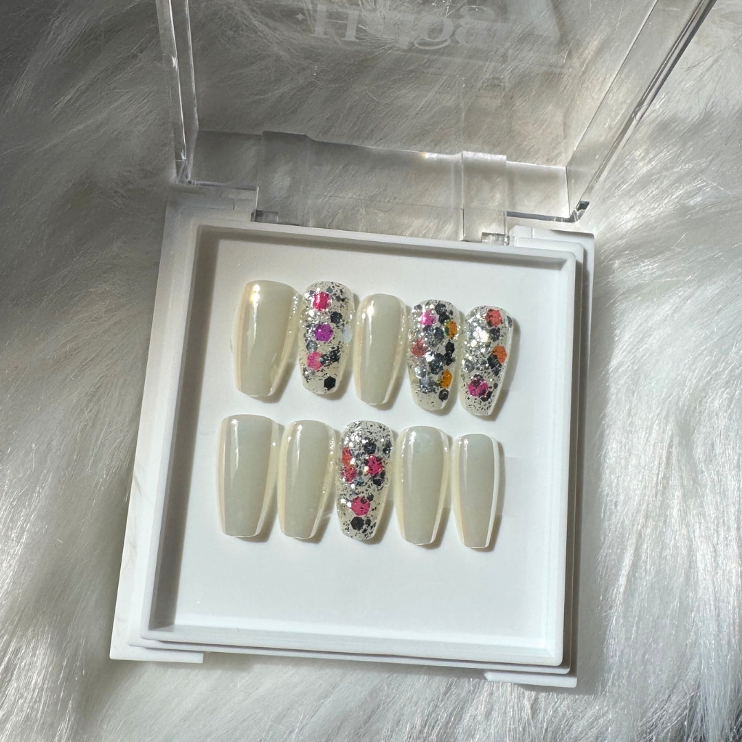 Glimmering Bliss - Pearly Shimmer Soft White Press-On Nails with Glitter
Includes 30 piece press-on nails