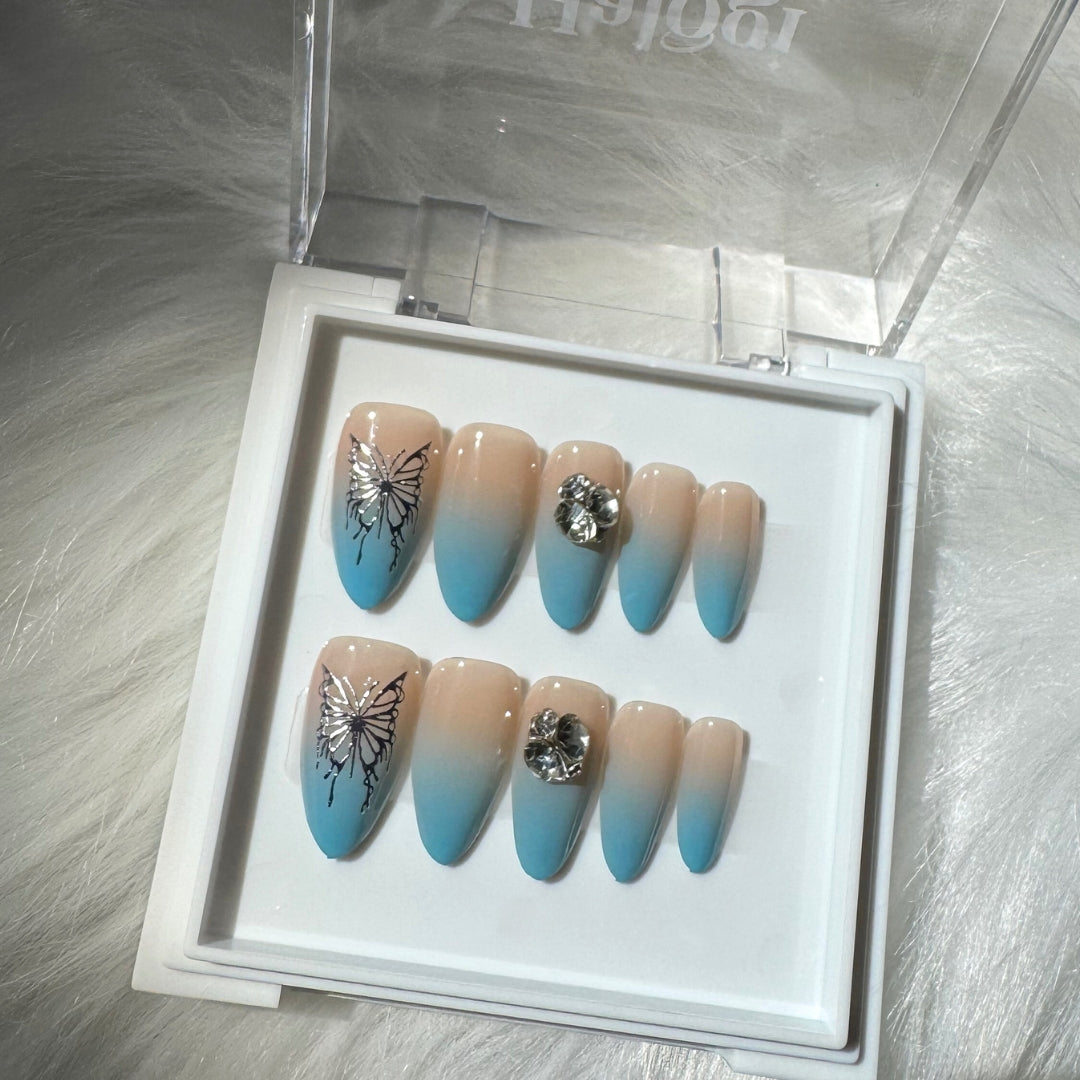 Diamond Aura - Nude & Baby Blue Tip Press-On Nails
Includes 30 piece press-on nails