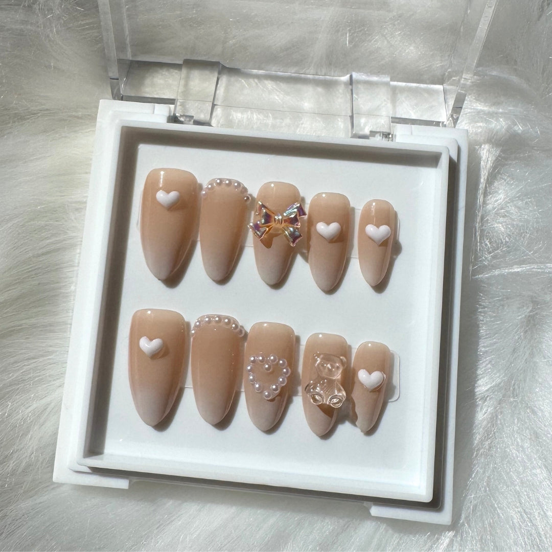 Pearl of My Heart - Nude Press-On Nails with Pearl Accents & White Heart
Includes 30 piece press-on nails