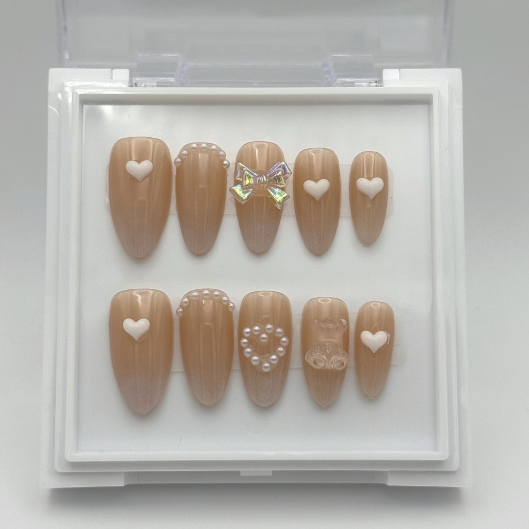 Pearl of My Heart - Nude Press-On Nails with Pearl Accents & White Heart
Includes 30 piece press-on nails