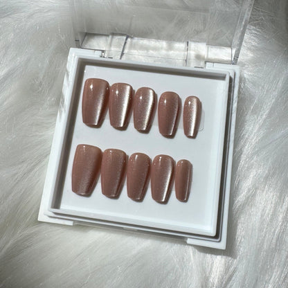 Velvet Beam - Deep Nude Cat-Eye Press-On Nails
Includes 30 piece press-on nails