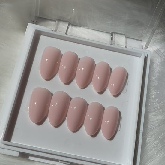 Angel’s Touch - Soft Baby Pink Press-On Nails
Includes 30 piece press-on nails