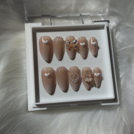 Pearl of My Heart - Nude Press-On Nails with Pearl Accents & White Heart
Includes 30 piece press-on nails