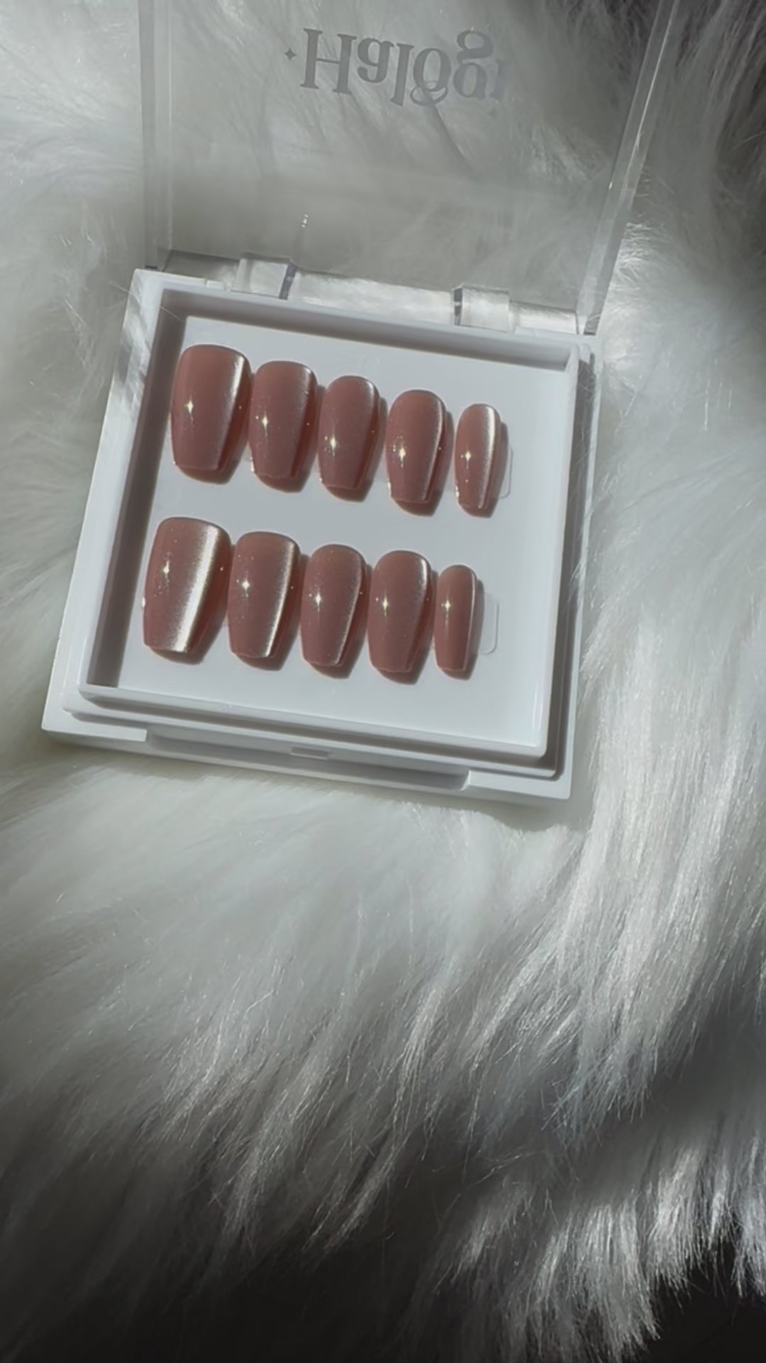 Velvet Beam - Deep Nude Cat-Eye Press-On Nails
Includes 30 piece press-on nails